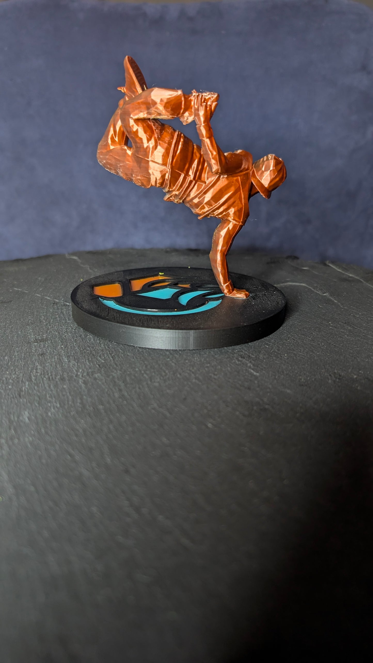 The Breakdancer“ – (Limitierte 1/50) 3D-Skulptur auf Premium Resin-Podest (Handmade)